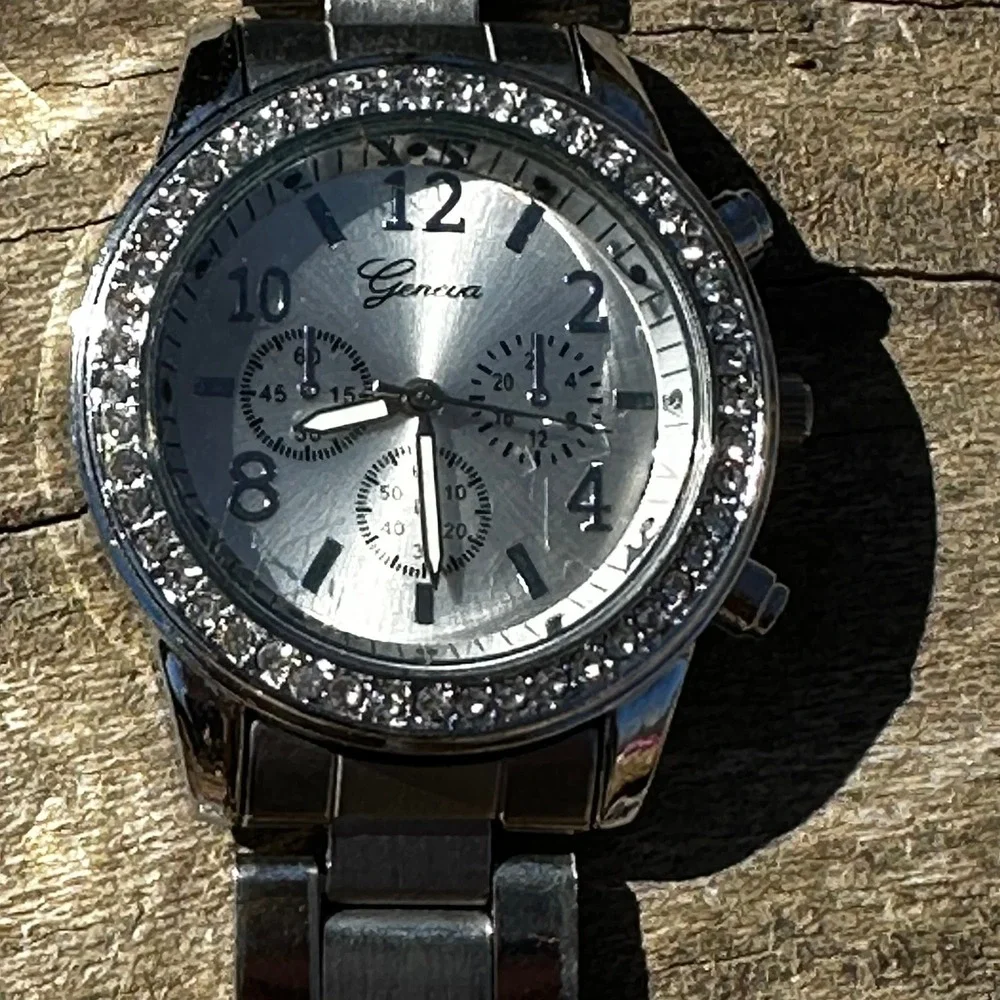 Geneva Wristwatch OS Silver Rhinestone Bezel Stainless Steel Link‎ Bracelet
